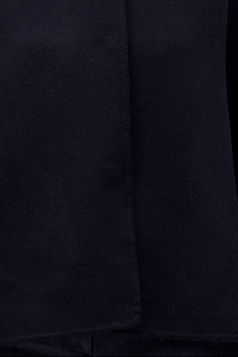 CONCEALED FRONT CLOSURE