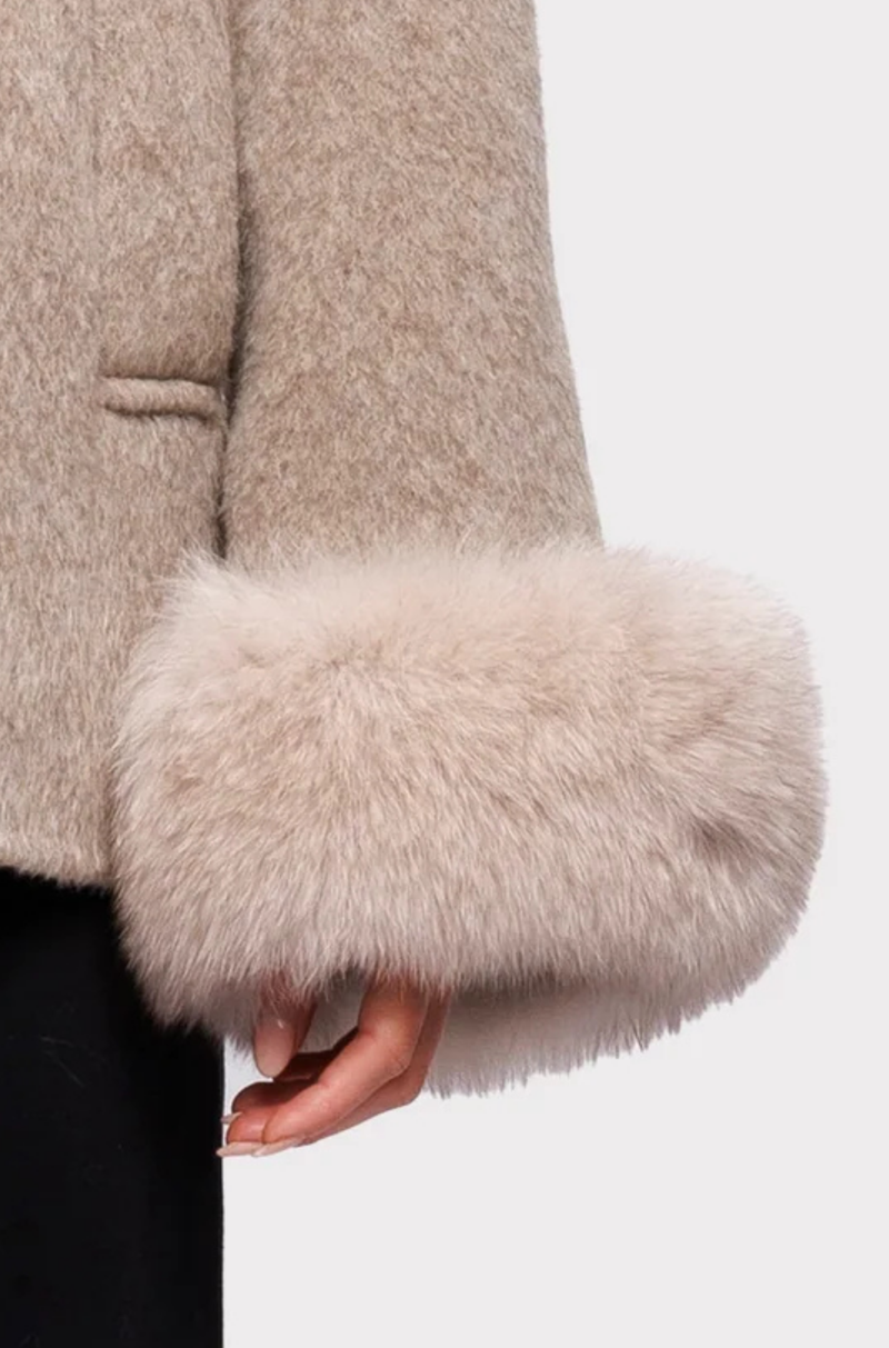 DETACHABLE FUR CUFFS