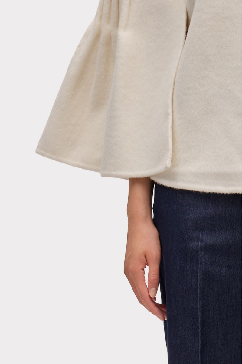 FRONT SLEEVE SLIT
