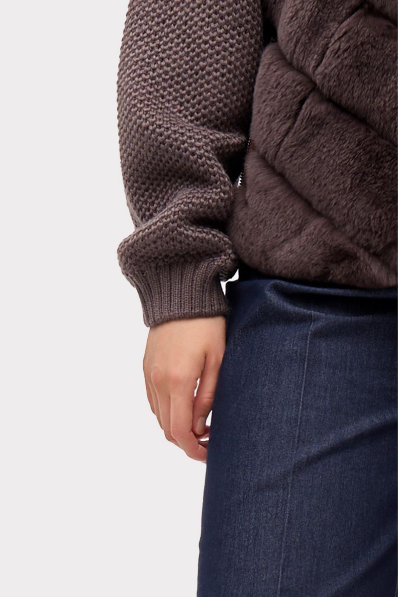 TEXTURED KNIT SLEEVES