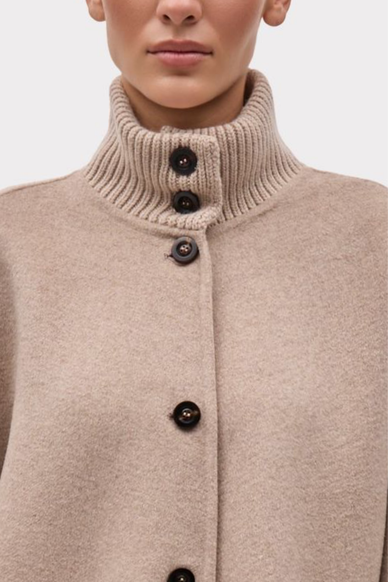 THICK RIBBED KNIT COLLAR