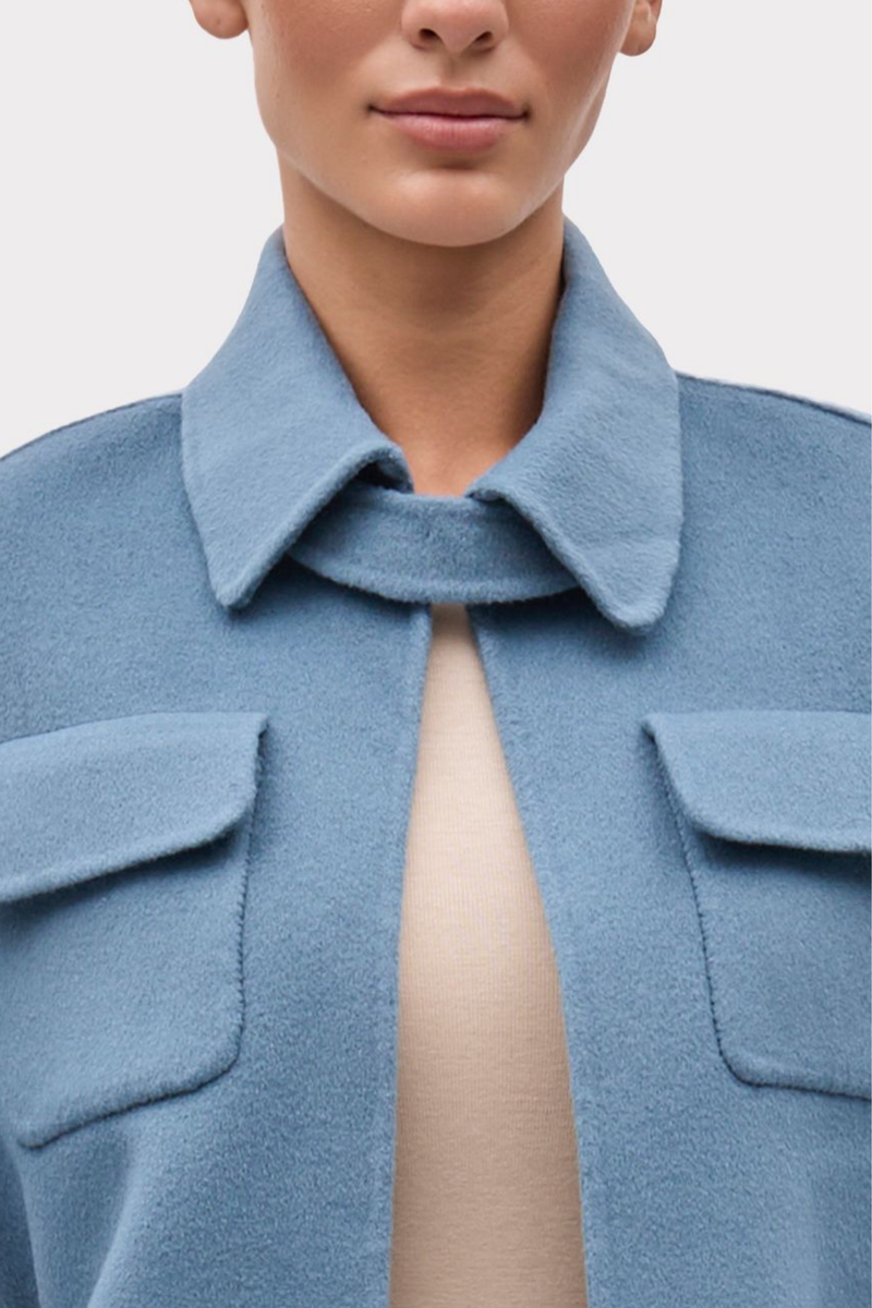 SPREAD COLLAR WITH NECK TAB