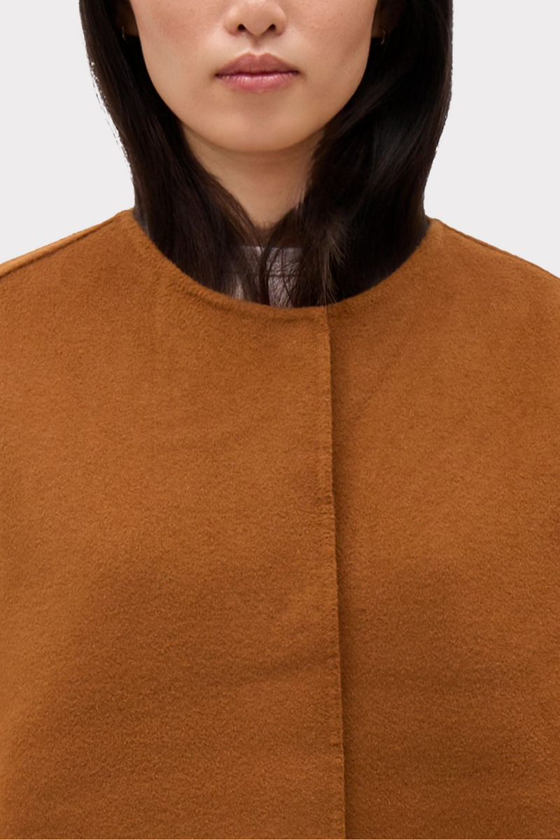 CLEAN ROUND NECKLINE